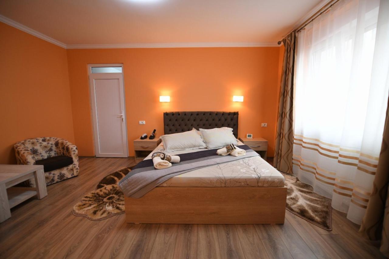 Apartament Trident Haţeg Exteriér fotografie