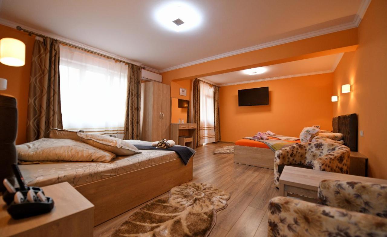 Apartament Trident Haţeg Exteriér fotografie